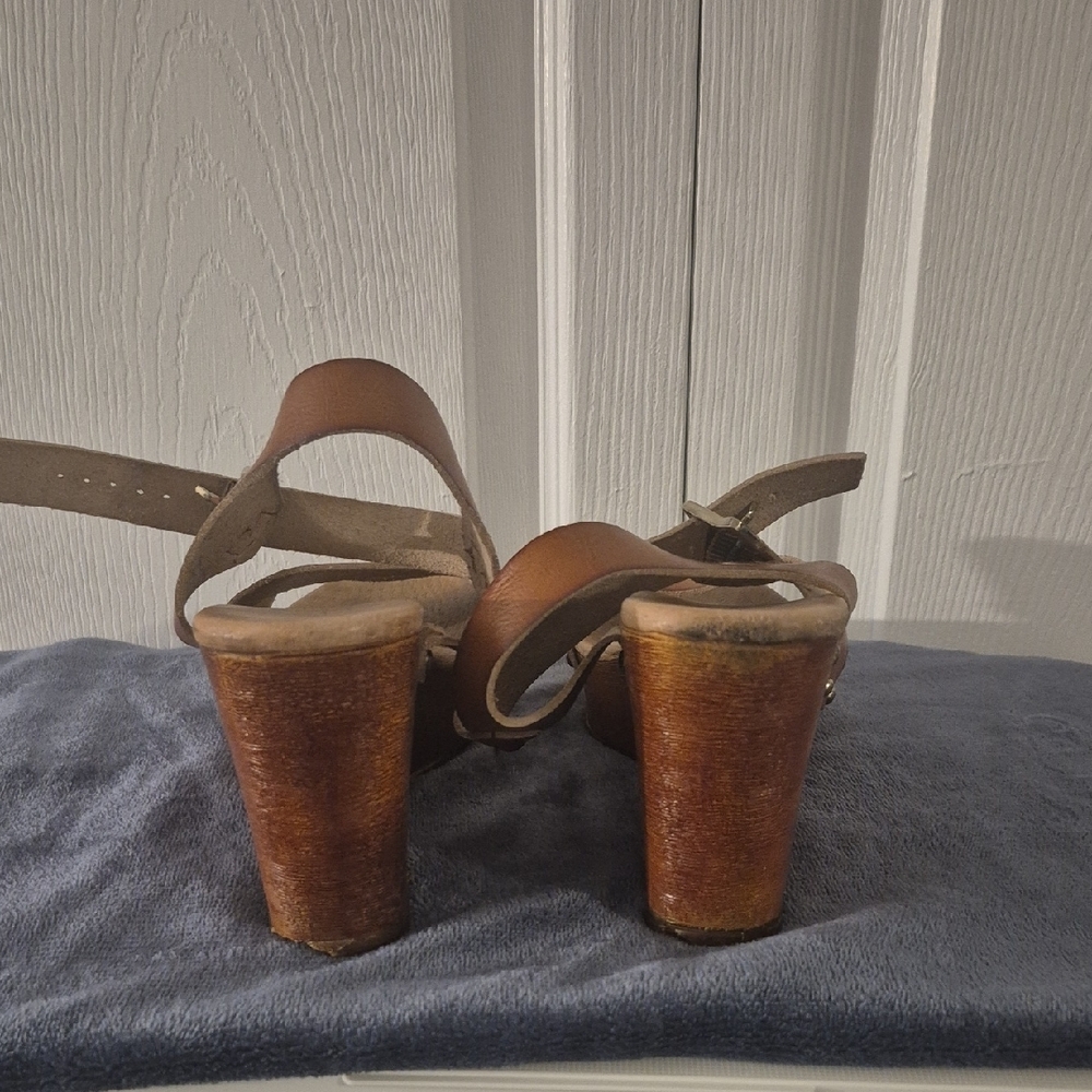 Aldo Women's Brown Leather Sandals - Picture 4 of 4